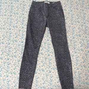Jessica Simpson adored high rise ankle jeans